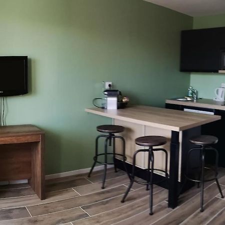 Au Pied Des Pistes Avec Parking Entierement Renove Apartment Huez Екстериор снимка
