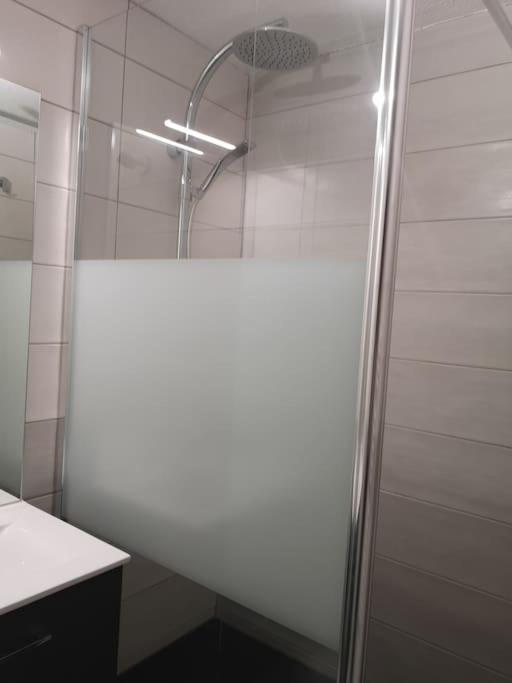 Au Pied Des Pistes Avec Parking Entierement Renove Apartment Huez Екстериор снимка