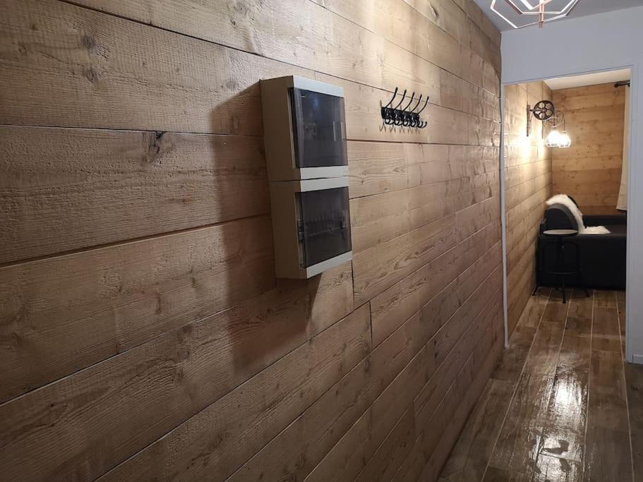 Au Pied Des Pistes Avec Parking Entierement Renove Apartment Huez Екстериор снимка