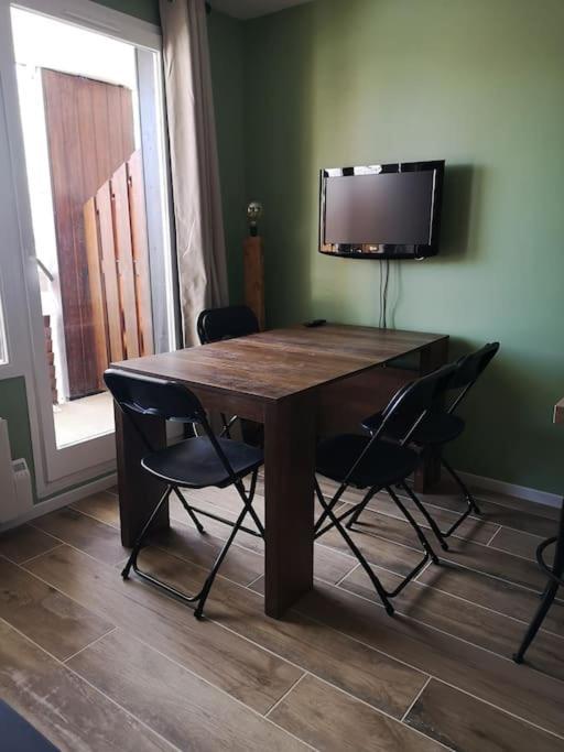 Au Pied Des Pistes Avec Parking Entierement Renove Apartment Huez Екстериор снимка